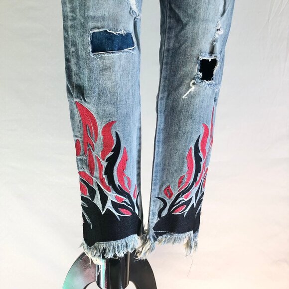 Embroidered Ankle Cropped Frayed Jeans - Picture 6 of 9